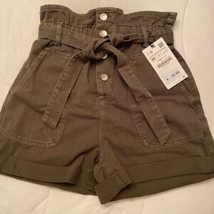 Zara size 4 dark green jean shorts with tie. Paper bag fit. With tags.